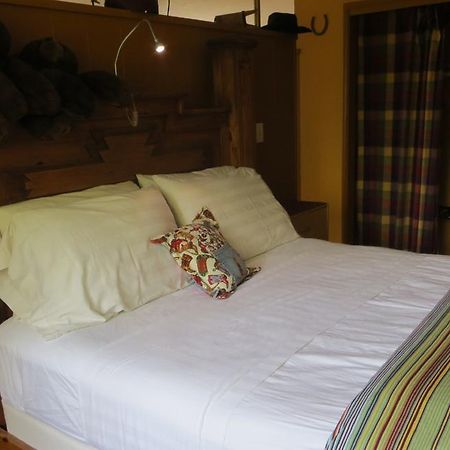 Zenyard Guest House Phoenix Dış mekan fotoğraf