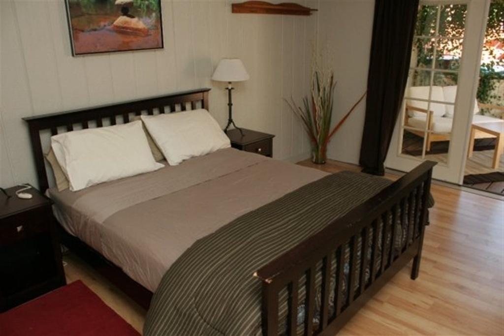 Zenyard Guest House Phoenix Oda fotoğraf